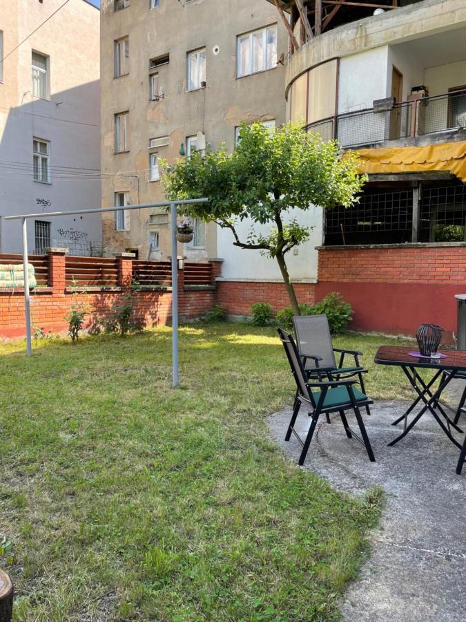 Vila Rijad SJJ Exterior foto